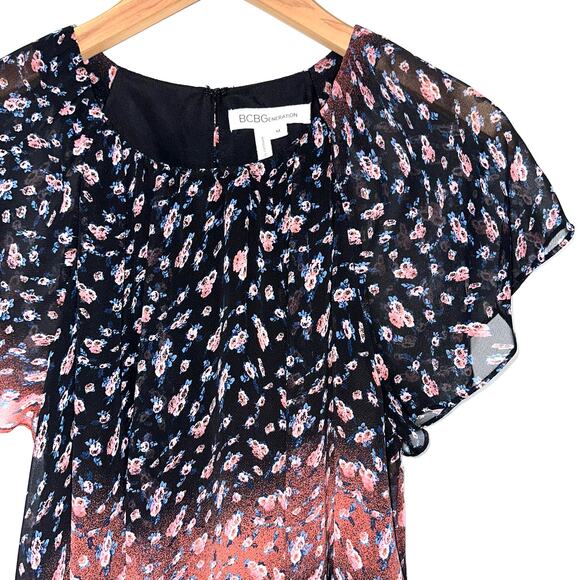 BCBGeneration Floral Babydoll Sheath Mini Dress Size Medium - Picture 2 of 11